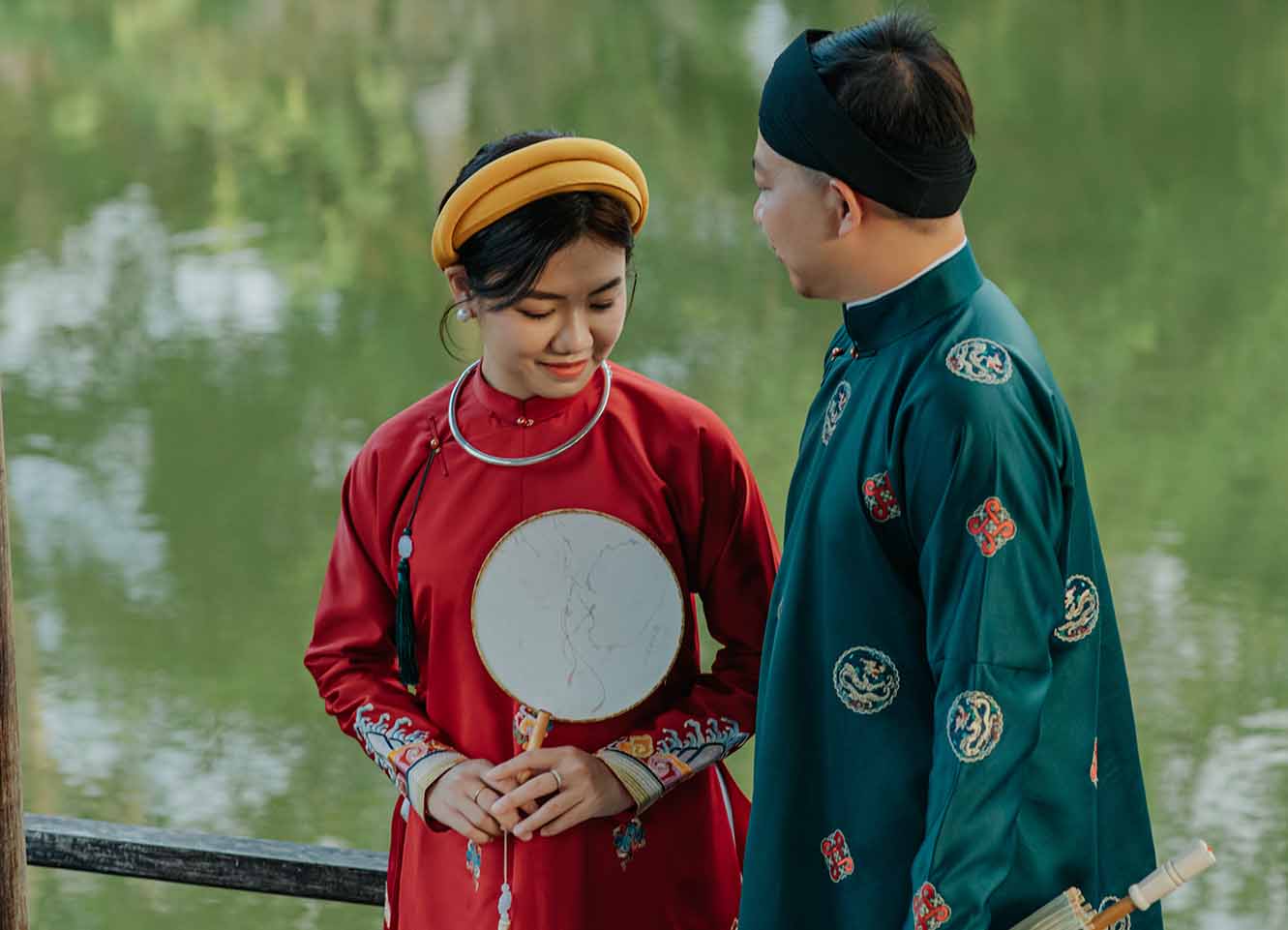 Ảnh Cưới Cổ Phục Việt Nam – Xu Hướng Lưu Giữ Vẻ Đẹp Truyền Thống Cho Cô Dâu Chú Rể Hiện Đại