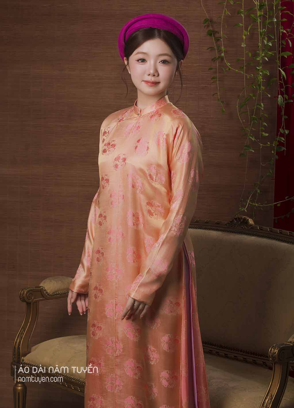 Áo Dài Nữ Truyền Thống Gấm Dệt Hoa Văn Hồng Đào