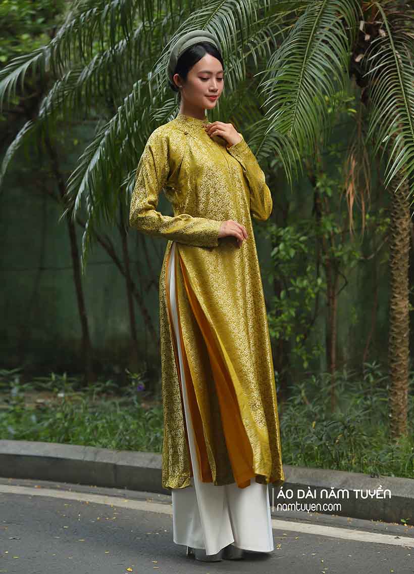 Áo dài nữ truyền thống ngũ thân gấm vàng đồng họa tiết 