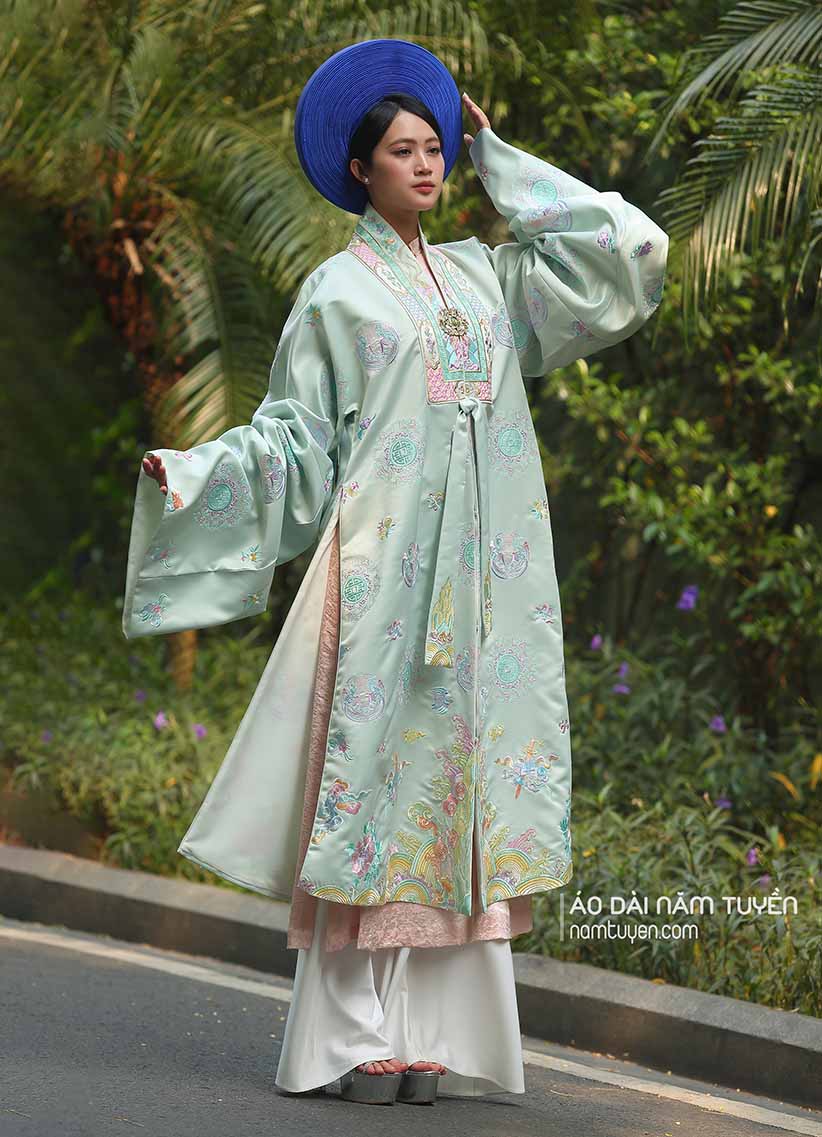 Áo Nhật Bình cô dâu thêu hoa văn cổ – trang phục cưới mang ý nghĩa lễ nghi