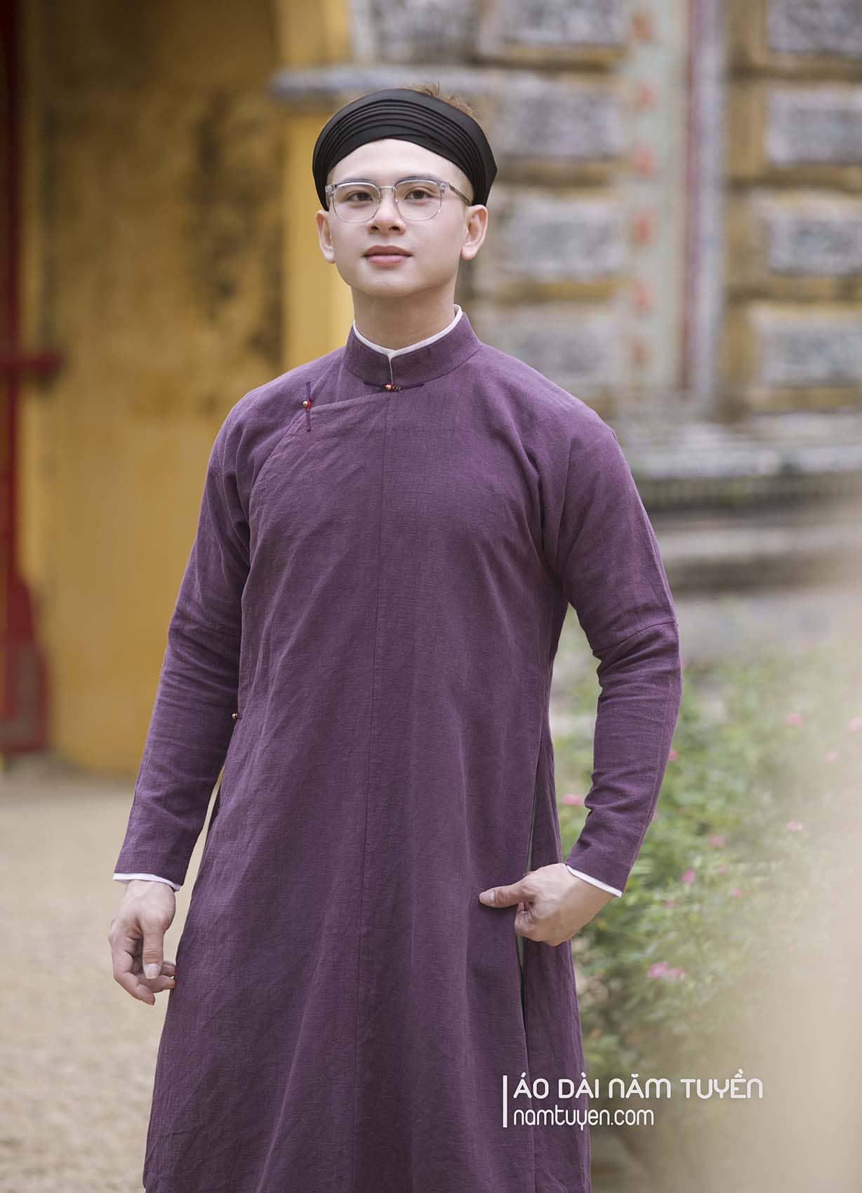 Áo dài truyền thống nam ngũ thân tay chẽn chất liệu gai tím Huế