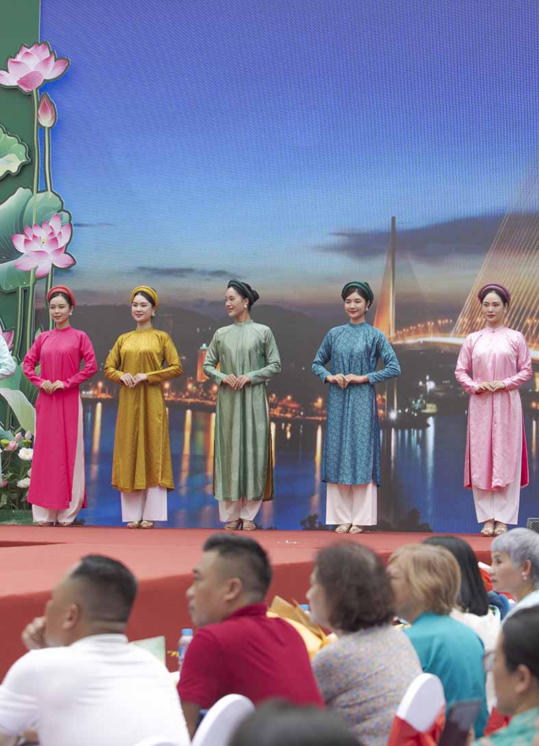 BST Hà Nội những sắc hoa