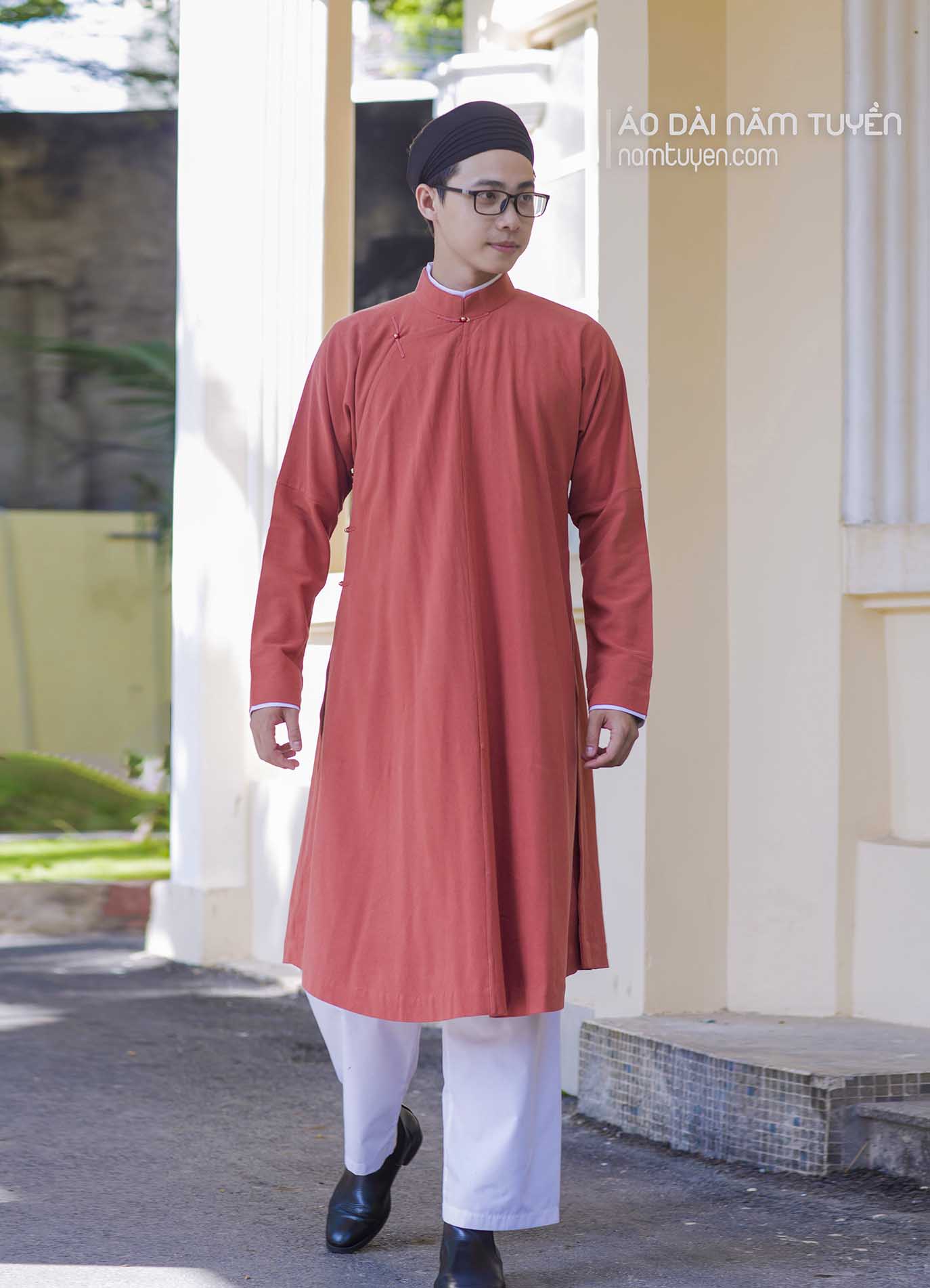 Áo dài nam ngũ thân tay chẽn màu hồng đỗ truyền thống
