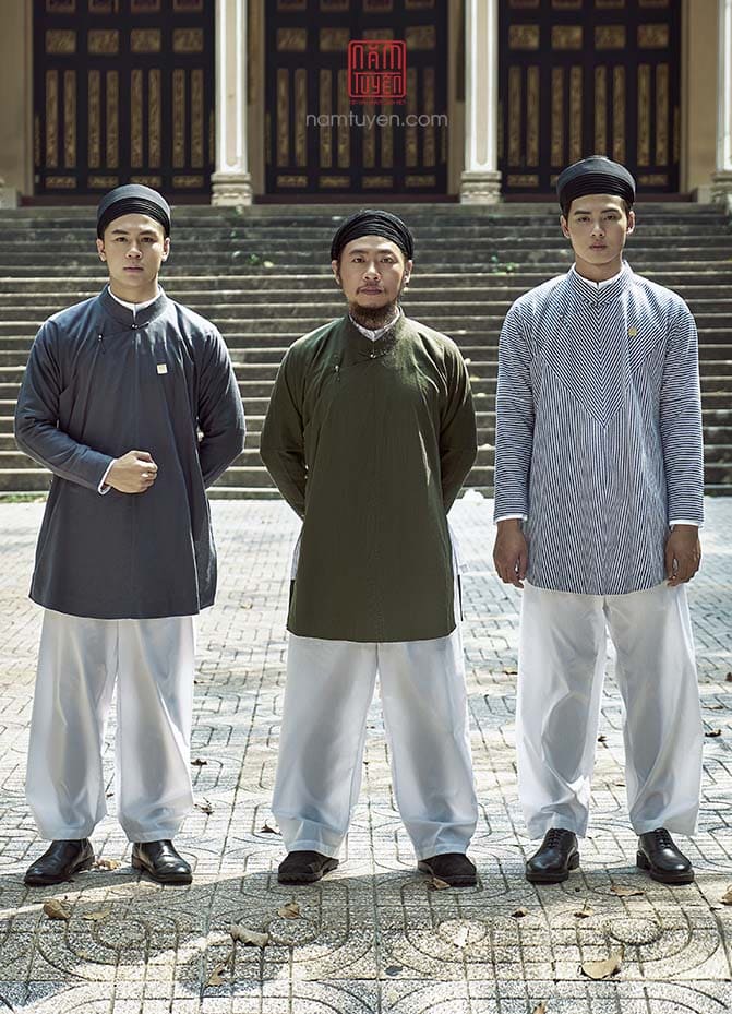 Áo ngắn may từ form áo ngũ thân truyền thống