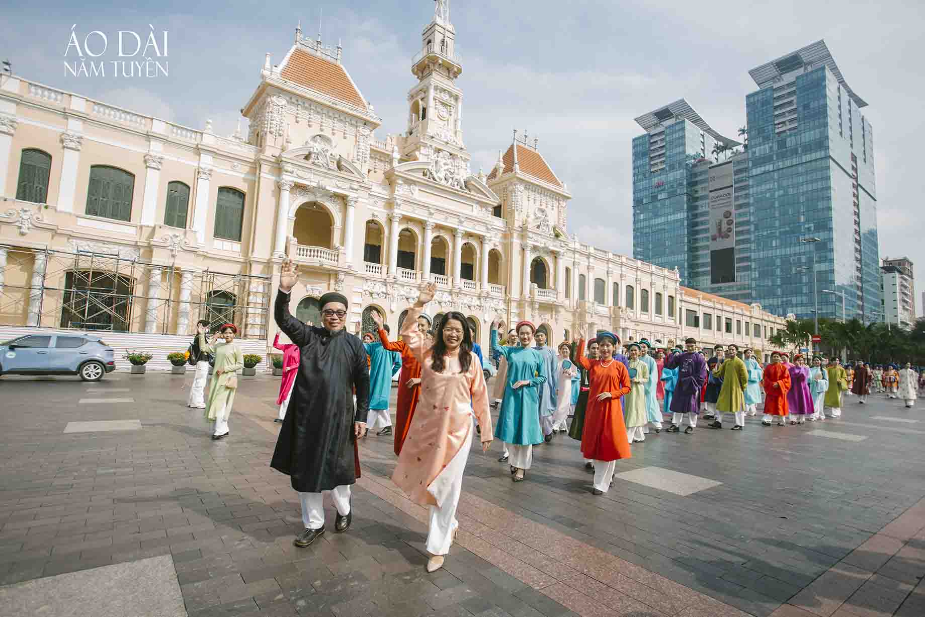 Ao-Dai-Nam-Tuyen-dong-hanh-dua-Ao-dai-ngu-than-tiem-can-nguoi-tre-tai-Bach-Hoa-Bo-Hanh-4 (1)