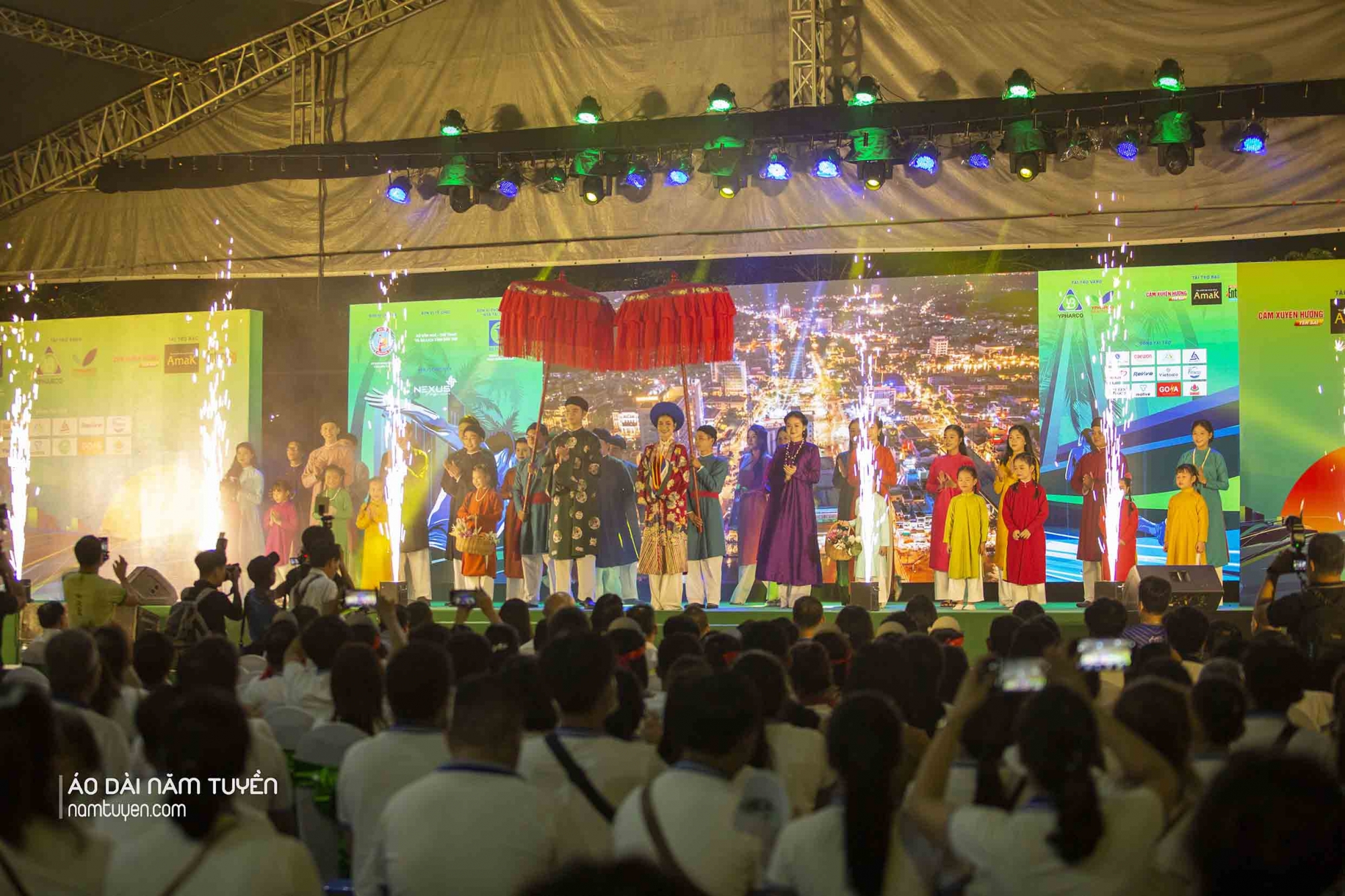 Ao-Dai-Nam-Tuyen-mo-man-ruc-ro-tai-khai-mac-chuong-trinh-Ben-Tre-Marathon-2023-1
