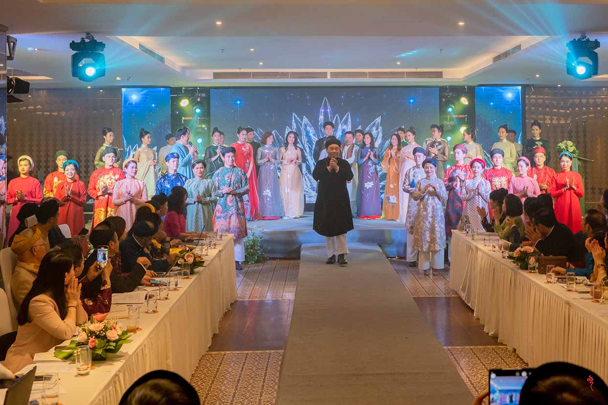 Trong chương trình Nghệ nhân Áo dài Năm Tuyền – Thương hiệu Áo dài Ngũ thân Năm Tuyền Thành phố Hồ Chí Minh có bài tham luận: