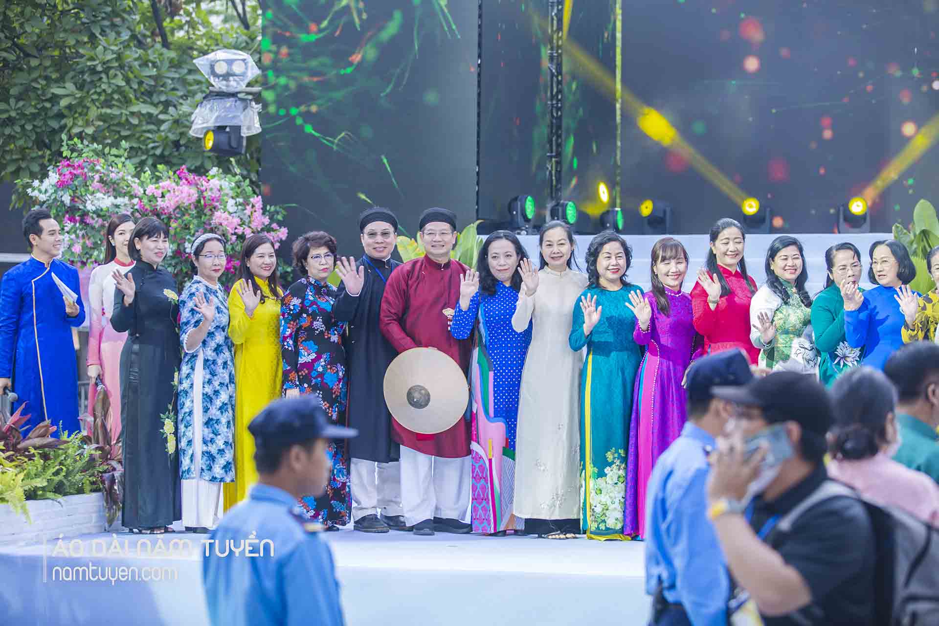 Ao-dai-Nam-Tuyen-tham-gia-Chuong-trinh-dieu-hanh-Le-hoi-Ao-Dai-TP.HCM-2023-1