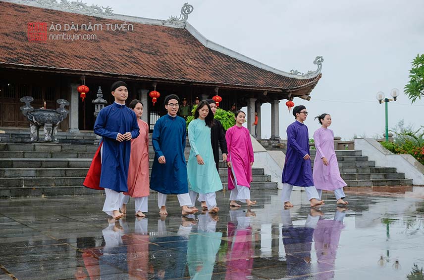 Ao-dai-ngu-than-Nam-Tuyen-co-vu-chung-ket-Olympia-2022-16