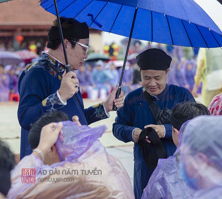 Ao-dai-ngu-than-Nam-Tuyen-co-vu-chung-ket-Olympia-2022-42