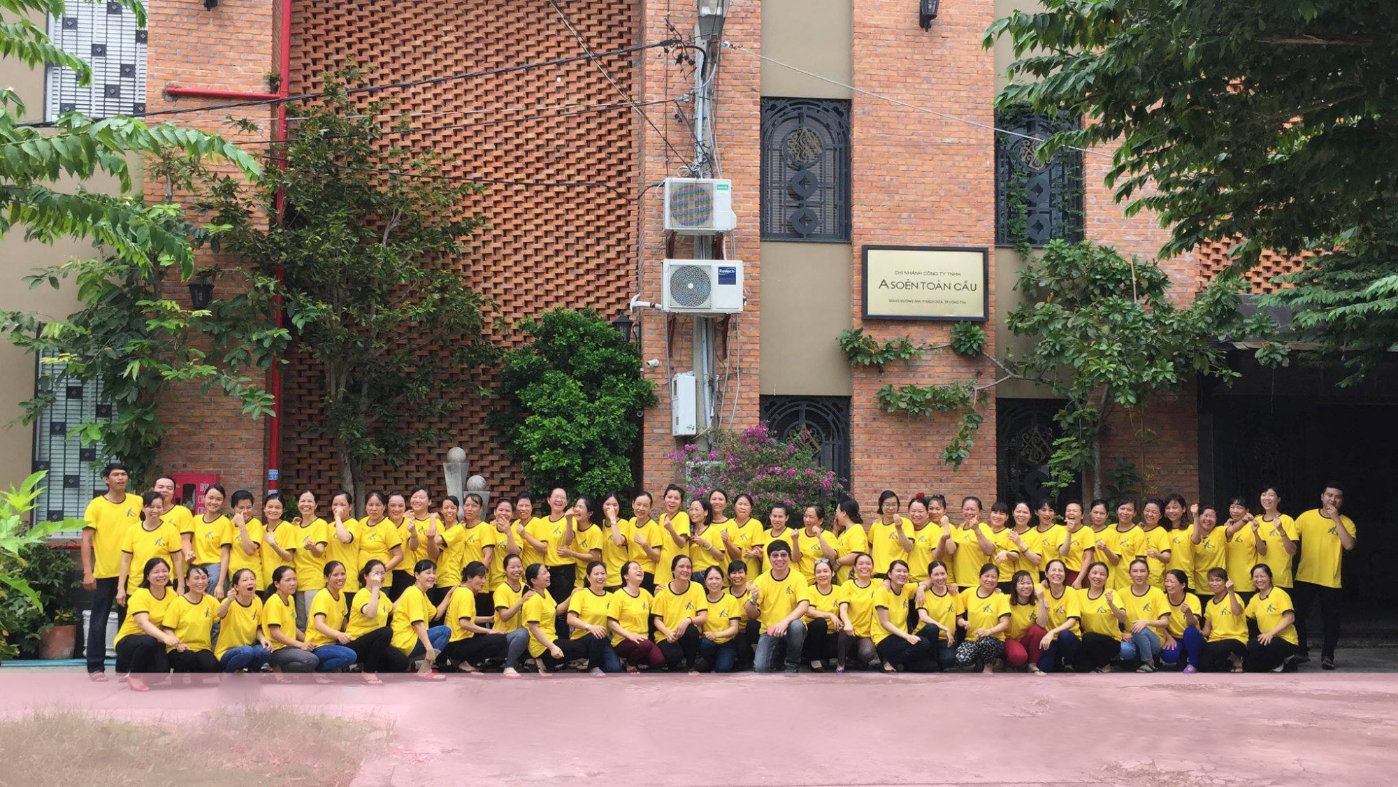 xưởng áo dài năm tuyền