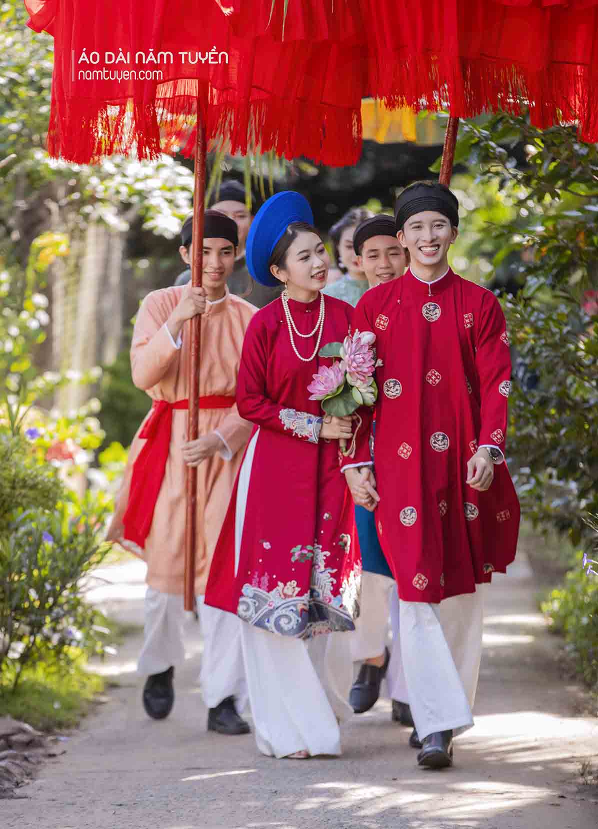 Bộ sưu tập áo dài ngũ thân cưới của Năm Tuyền.