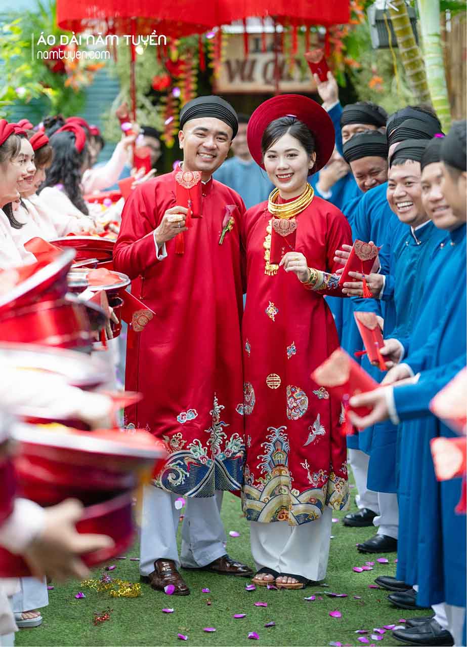 Áo dài cưới màu đỏ – Biểu tượng của hạnh phúc