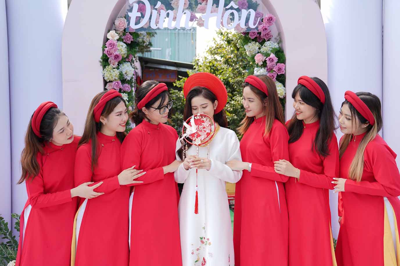 Thuê áo dài bê quả nữ TP.HCM tại Năm Tuyền