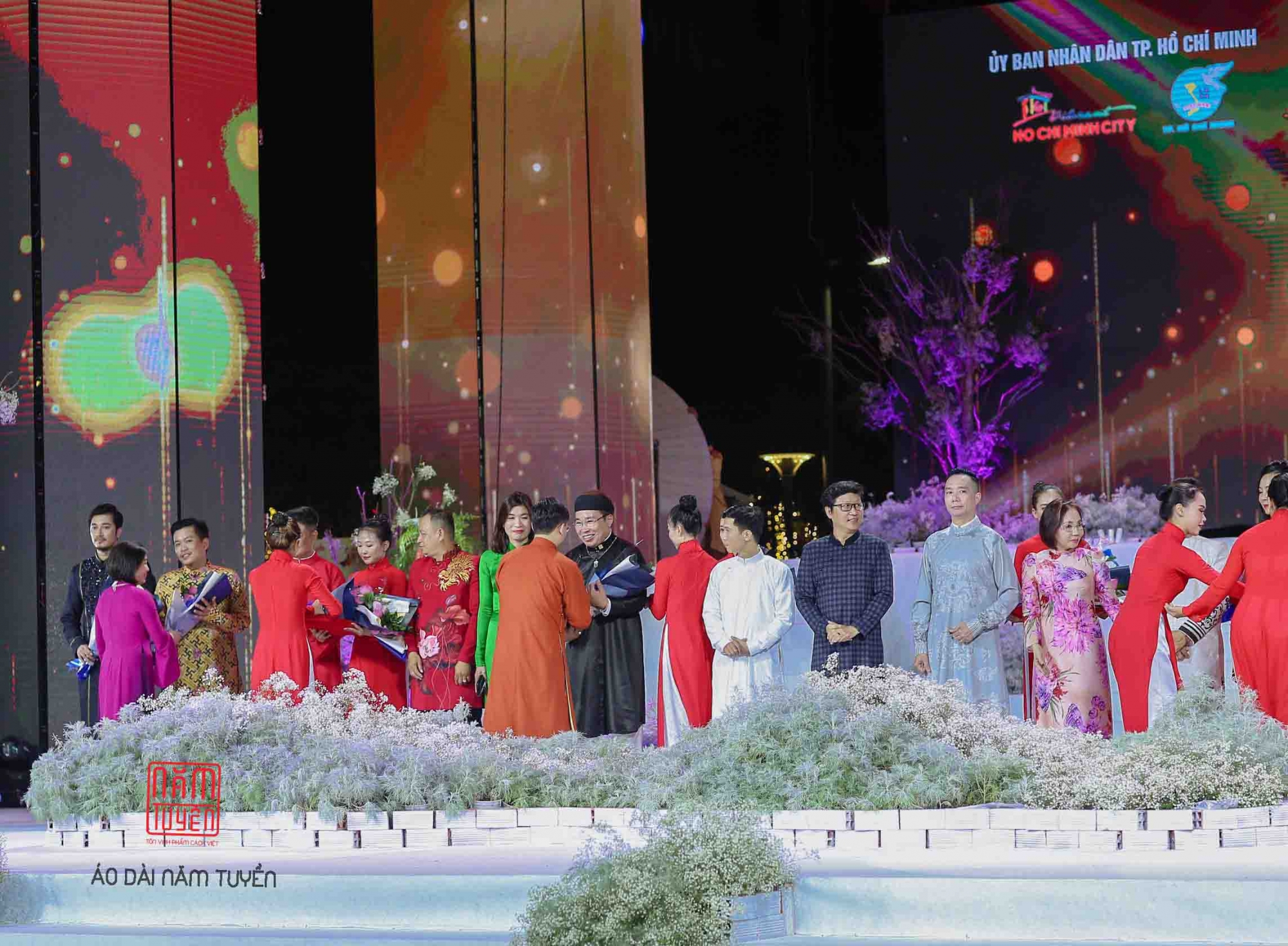 ao-dai-nam-tuyen-khai-mac-le-hoi-ao-dai-2022-2