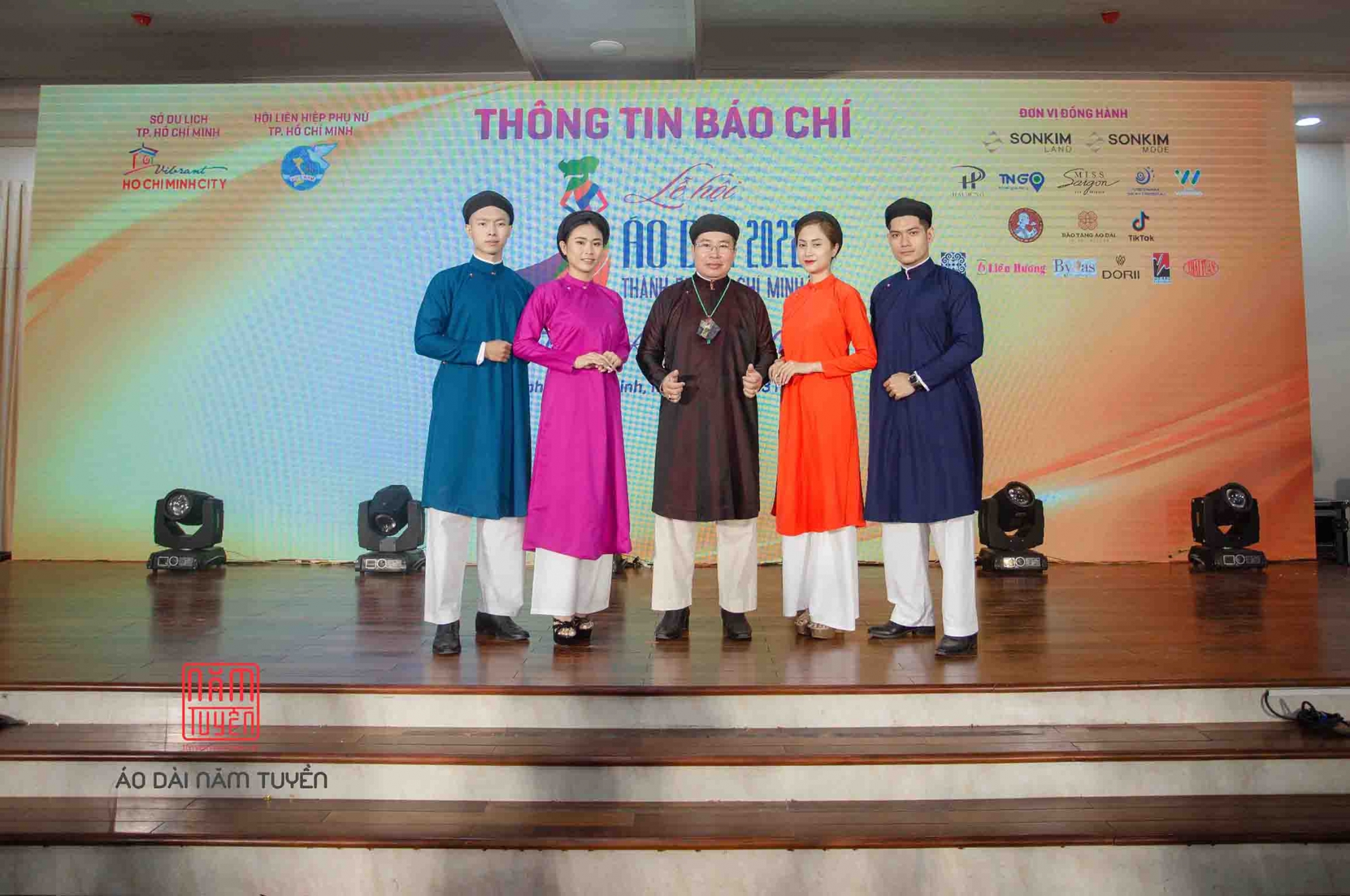 ao-dai-nam-tuyen-le-hoi-ao-dai-2022-15
