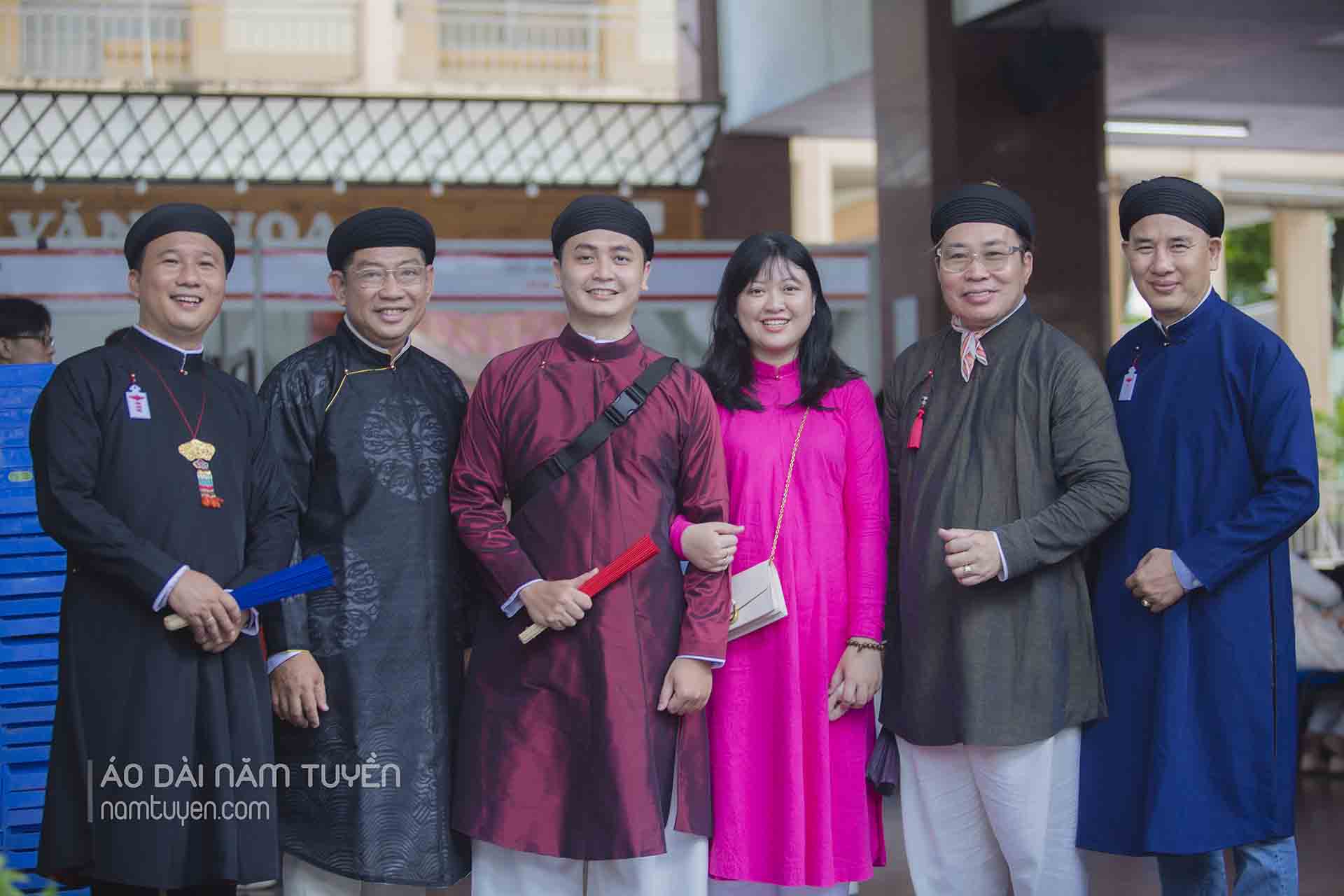 ao-dai-nam-tuyen-tai-ngay-hoi-viet-phuc-toc-xanh-vat-ao-2023-5