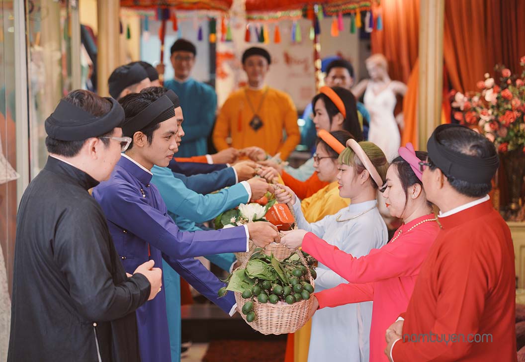 dam-cuoi-truyen-thong-ao-dai-ngu-than-nam-tuyen-1