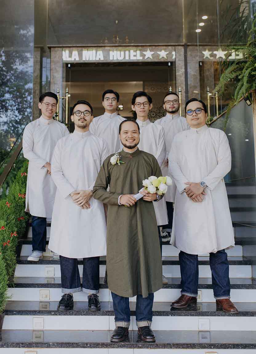 Áo dài bê quả nam truyền thống tại Năm Tuyền